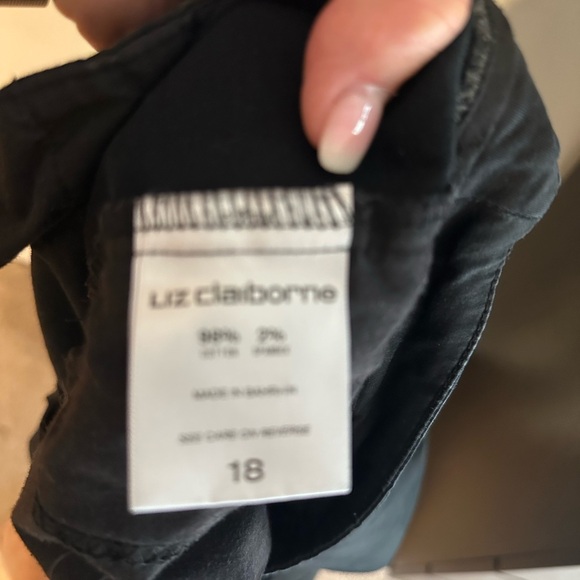 ^ Liz Claiborne Size 18 Black Bermuda Shorts - Picture 2 of 3